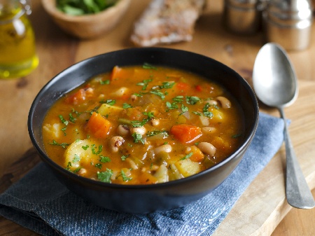 Бобена чорба / супа с картофи и моркови - снимка на рецептата